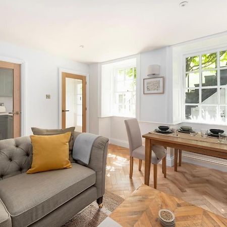 Spacious Apartment - 5 Minutes Walk To Bath Abbey 외부 사진