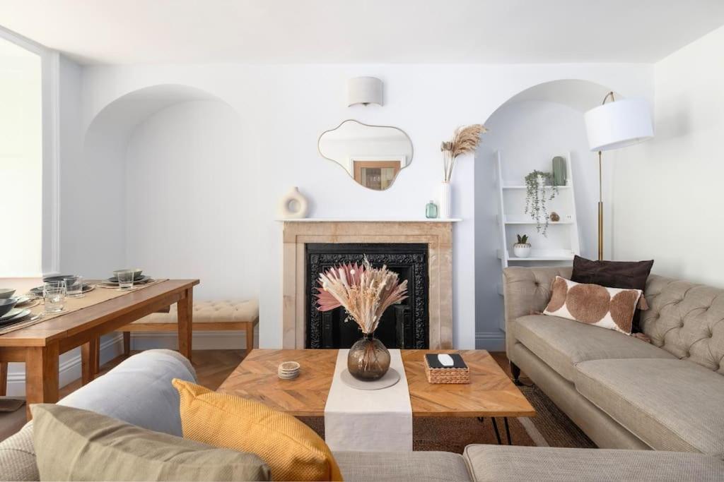 Spacious Apartment - 5 Minutes Walk To Bath Abbey 외부 사진