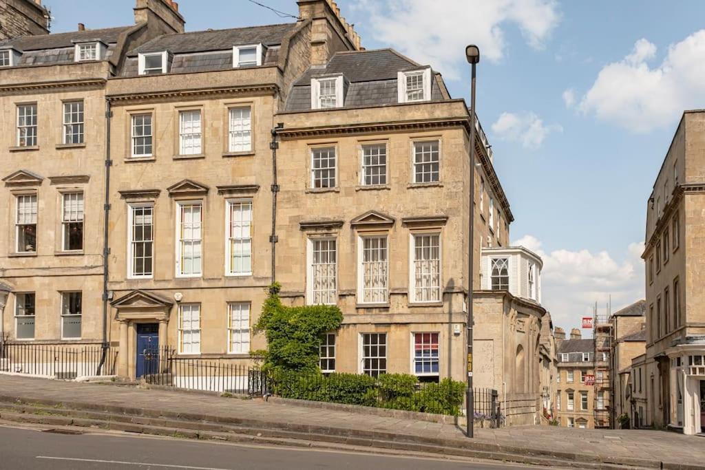 Spacious Apartment - 5 Minutes Walk To Bath Abbey 외부 사진