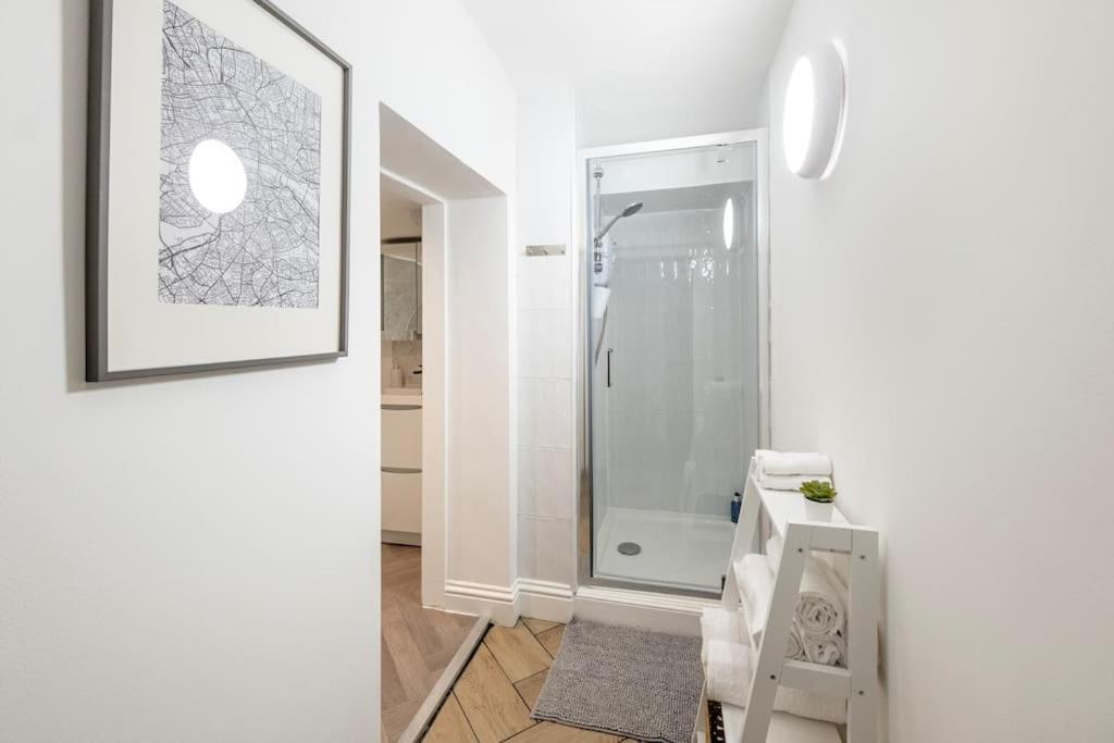 Spacious Apartment - 5 Minutes Walk To Bath Abbey 외부 사진