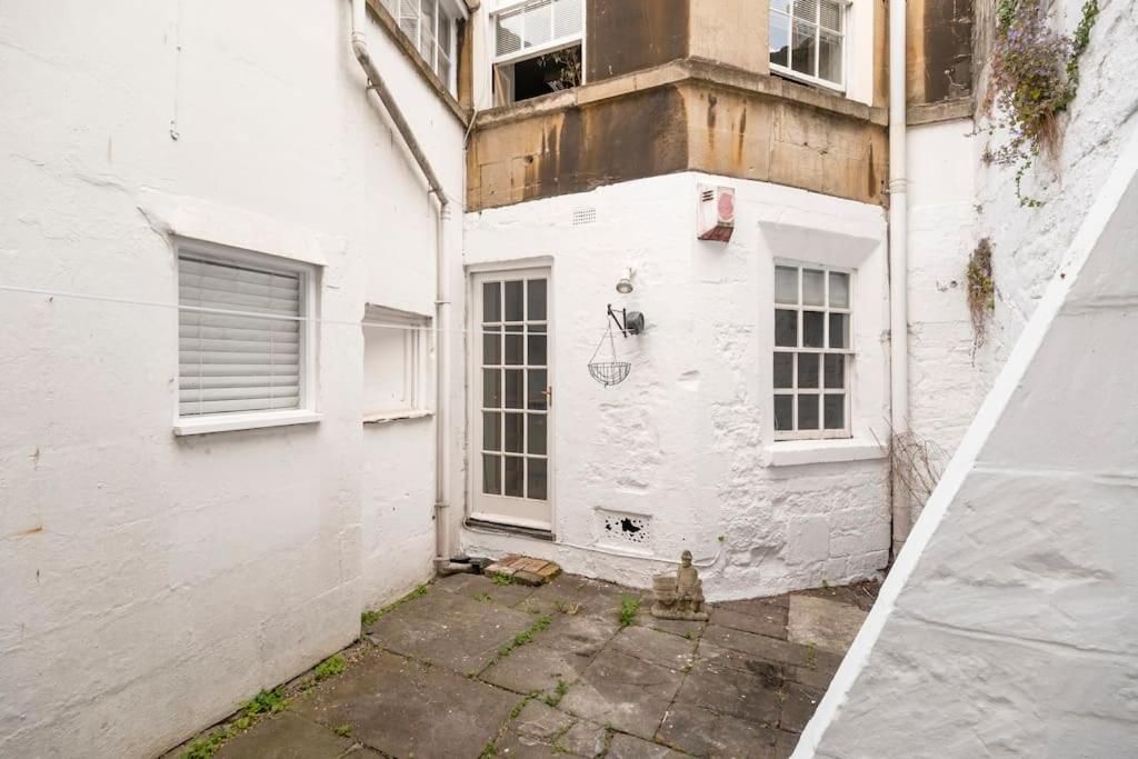 Spacious Apartment - 5 Minutes Walk To Bath Abbey 외부 사진