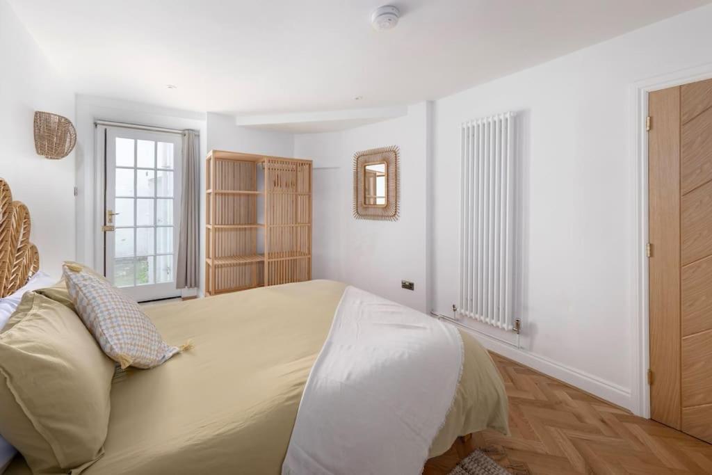 Spacious Apartment - 5 Minutes Walk To Bath Abbey 외부 사진