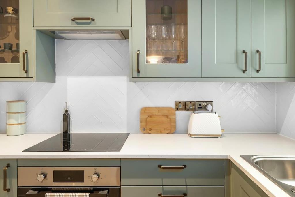 Spacious Apartment - 5 Minutes Walk To Bath Abbey 외부 사진