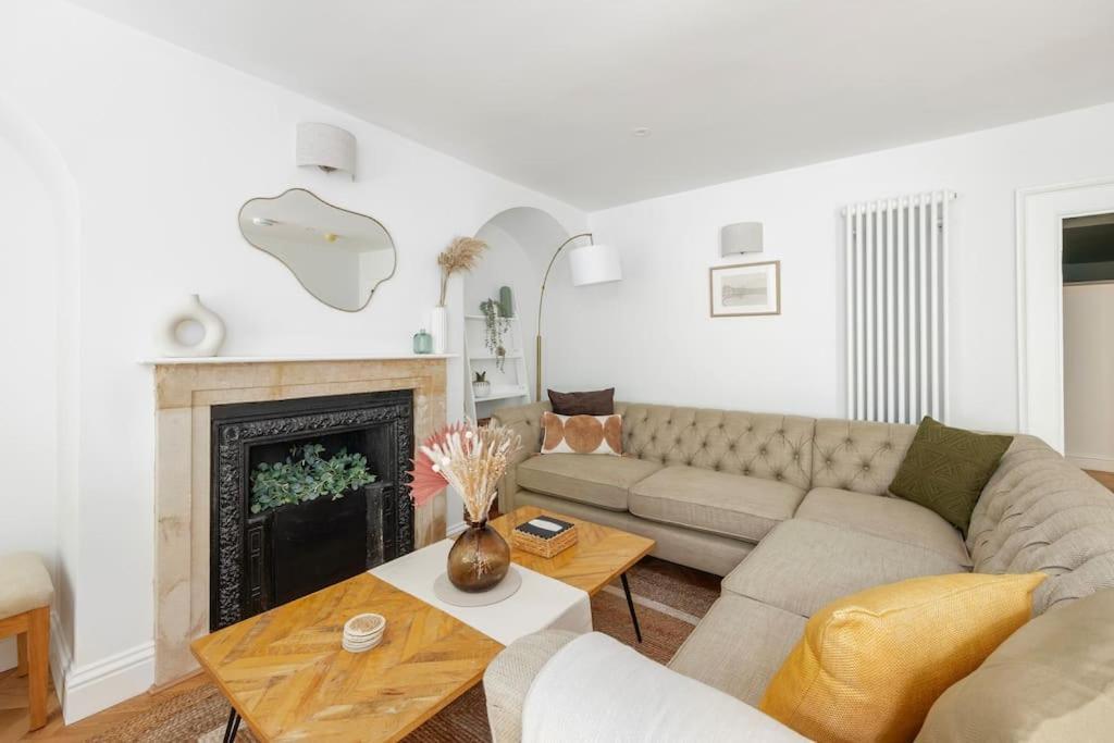Spacious Apartment - 5 Minutes Walk To Bath Abbey 외부 사진