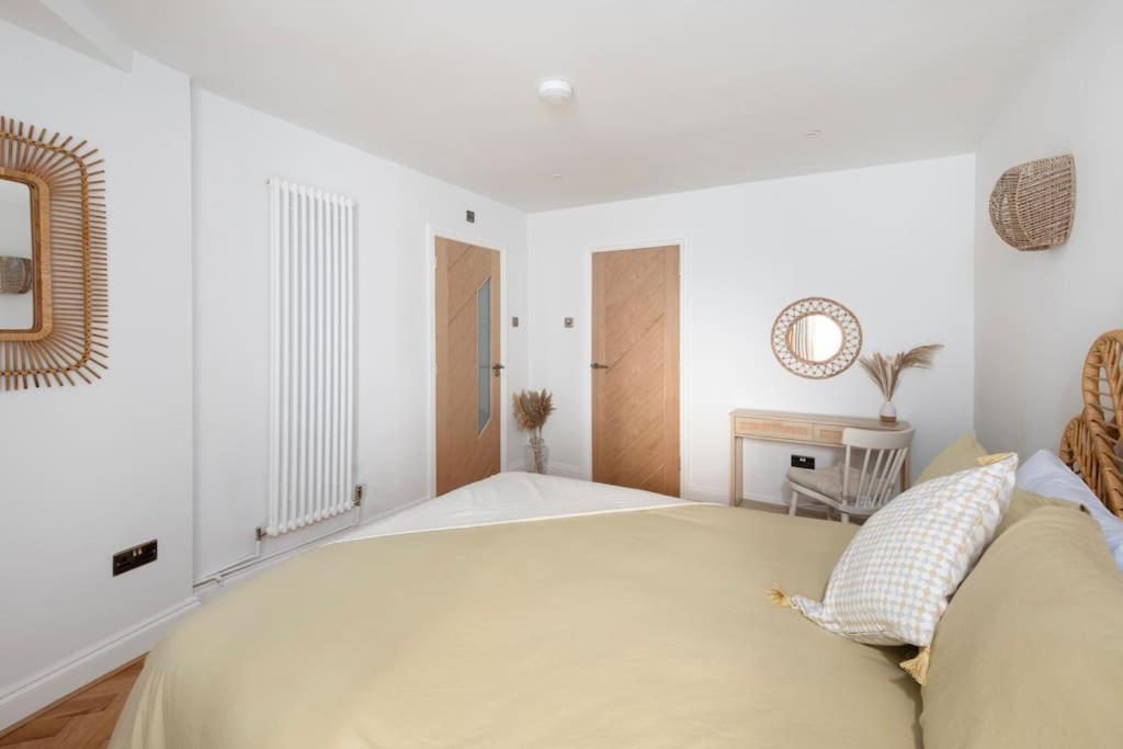 Spacious Apartment - 5 Minutes Walk To Bath Abbey 외부 사진